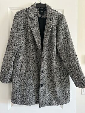Forever 21 Black and White Textured Jacket